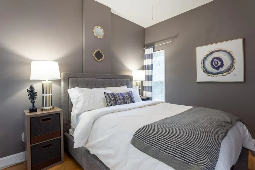 Cozy 2nd Floor unit Near Plaza and Westport | 08 - Image 1