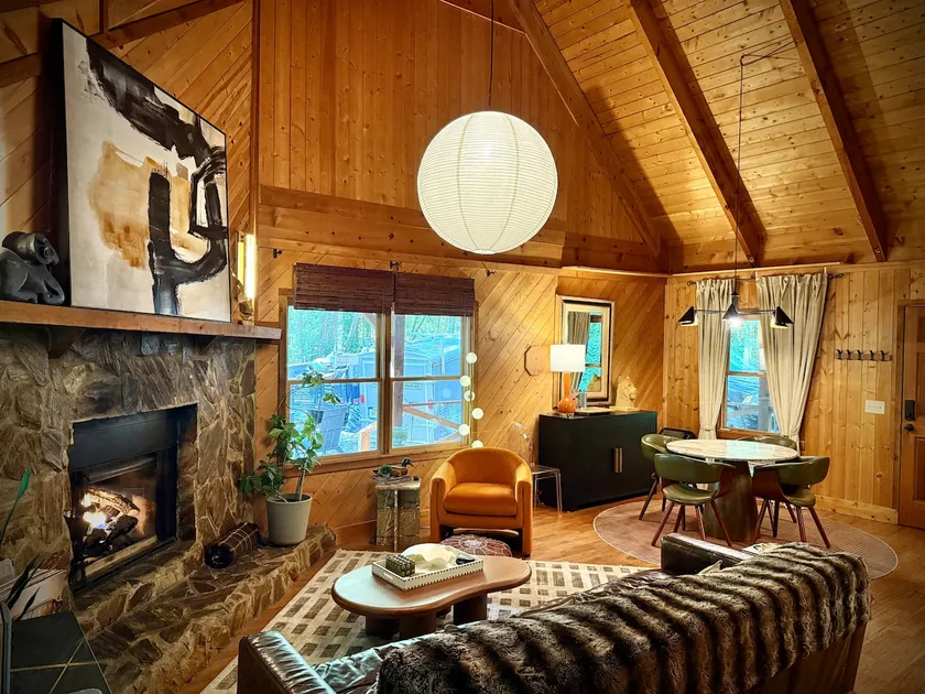 Renovated Quintessential Cabin on a Creek - Image 1