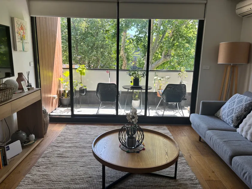 New Modern Apartment - Excellent location - Image 1