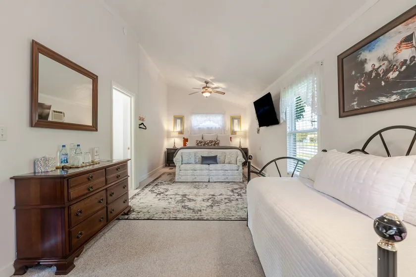 Morning Bliss in Marblehead at the Victorian Inn - Image 1