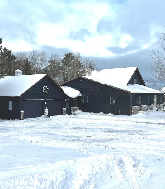 on Lake Superior-MacNaughton's Retreat-5 bedroom - Image 1
