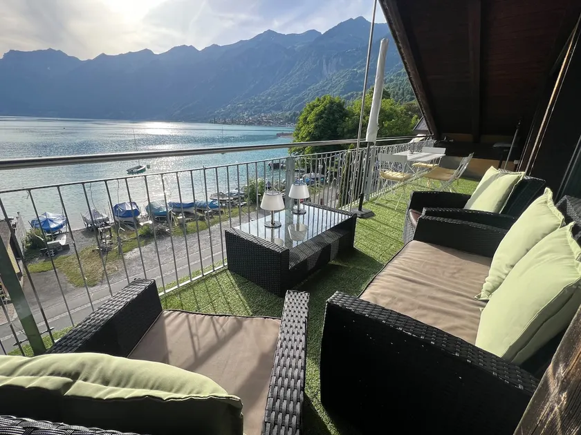 Attic apartment with balcony on Lake Brienz, Brienz - Image 1