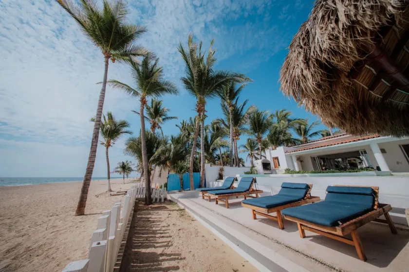 Beachfront villa · chef · pool · 30 guests - Image 1