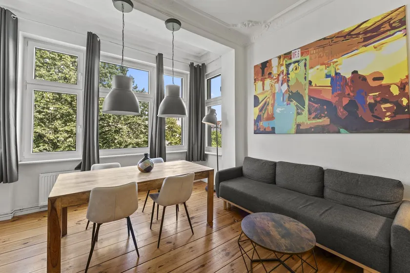 Quiet 2-Room Apartment near Subway - Image 1