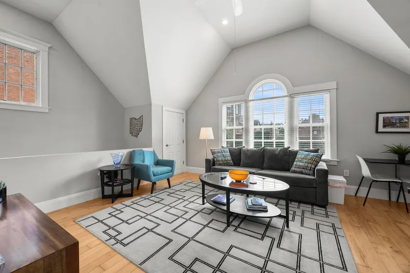 Short North Carriage House next to Goodale Park - Image 1