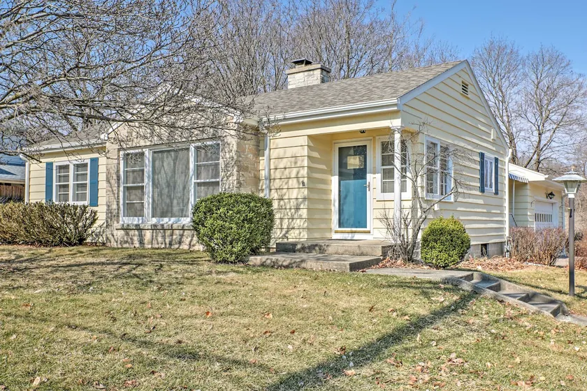 Williams Bay Retreat: Walk to Geneva Lake  & Town! - Image 1