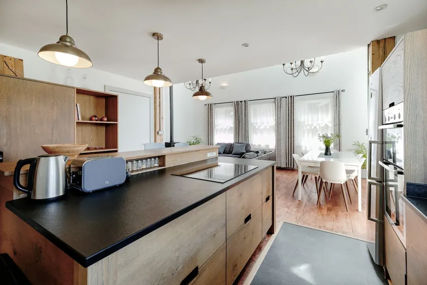 Harbourside Luxury Apartment - Image 1