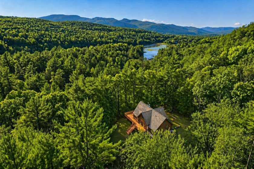 Luxury Lodge for 6-12 | Gore Views, AC, Pets - Image 1