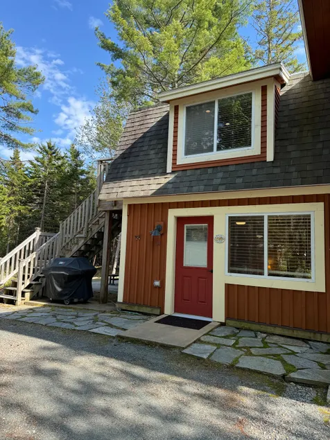 Acadia 1 bedroom! 5 minute walk into town - Image 1
