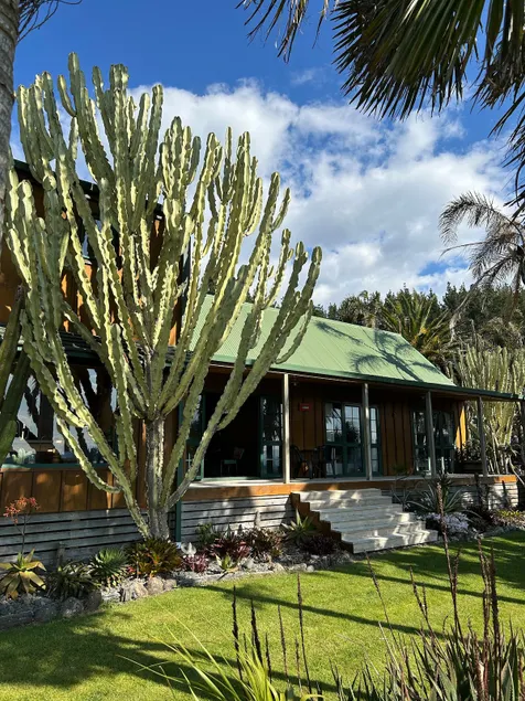 Papamoa Hills Cacti Guest House - Image 1