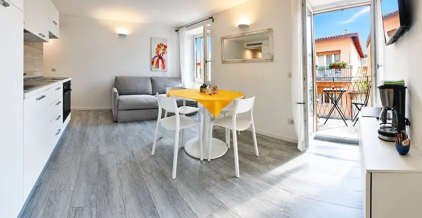 Apartment MATTIA in the Casa Corte in the heart of Malcesine - Image 1