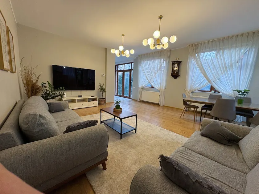 Entire house&yard Laminorului Metro, FREE Parking - Image 1