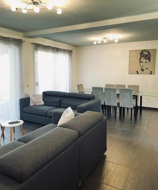 10 min from Puy du Fou 130 m2 5 bedrooms 4 bathrooms - Image 1