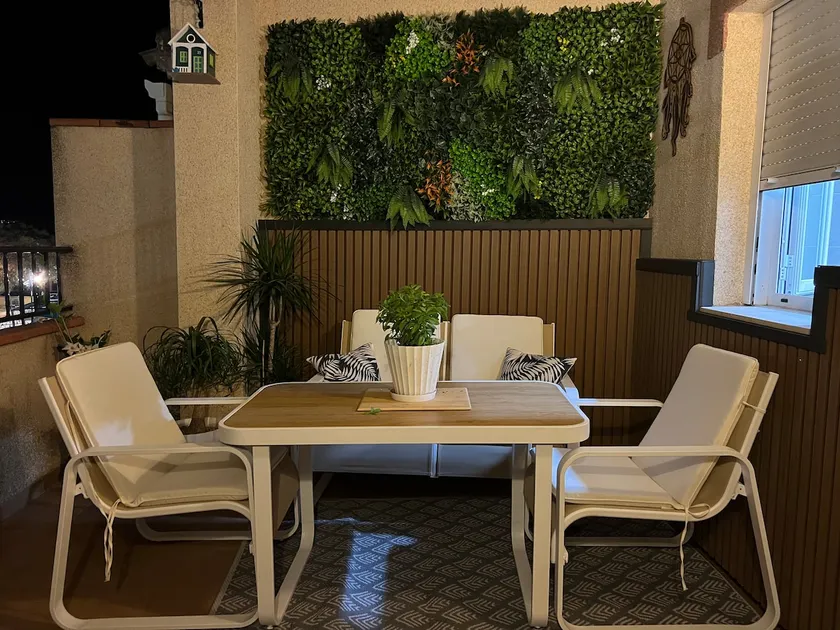 New and well-located apartment. - Image 1
