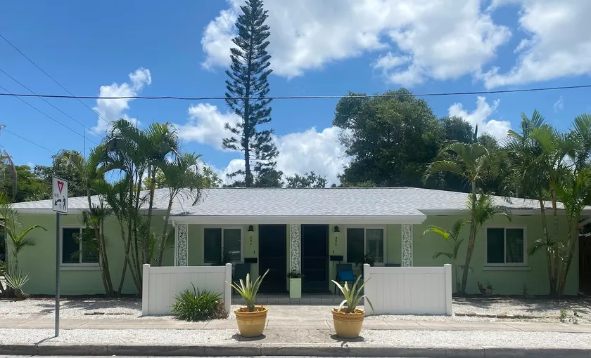 Duplex-near beaches-historical area- Pets welcome - Image 1