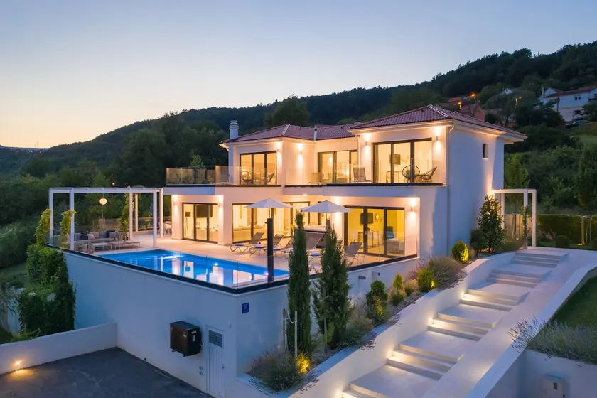 Villa Elegance - Image 1