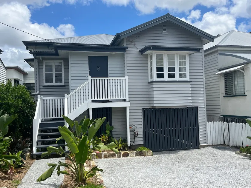 CBD/New Farm, 5 Bedroom House, A/C, 4 Carparks - Image 1