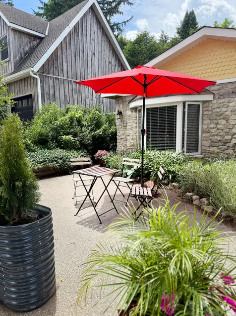 AirBnB Elora: The Victoria (Small Apartment) - Image 1
