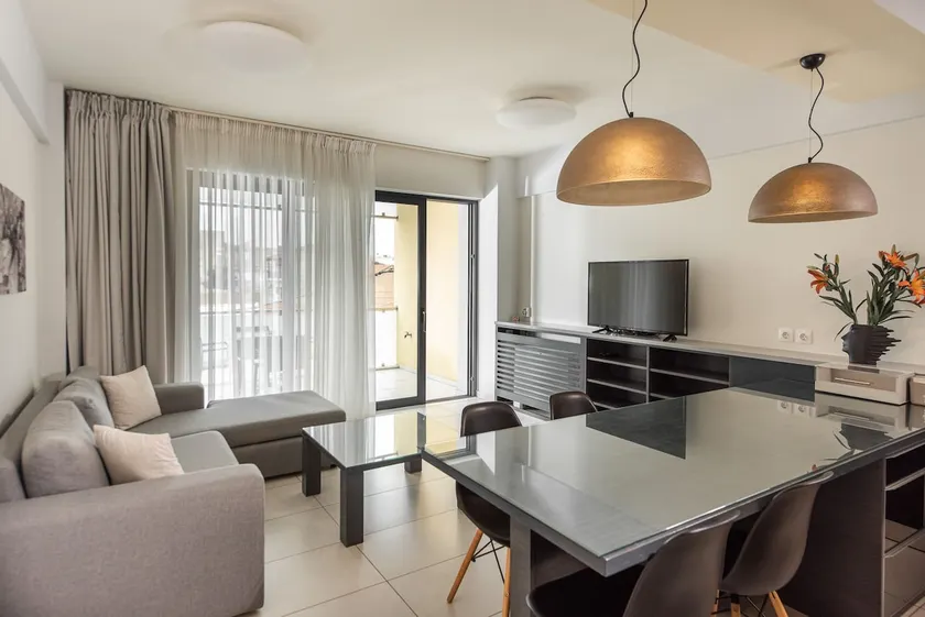 Spring Apartments - Image 1