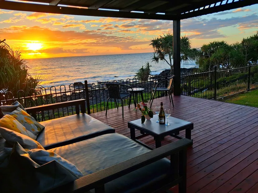 The Cove Retreat- Pet Friendly Oceanfront Studio - Image 1