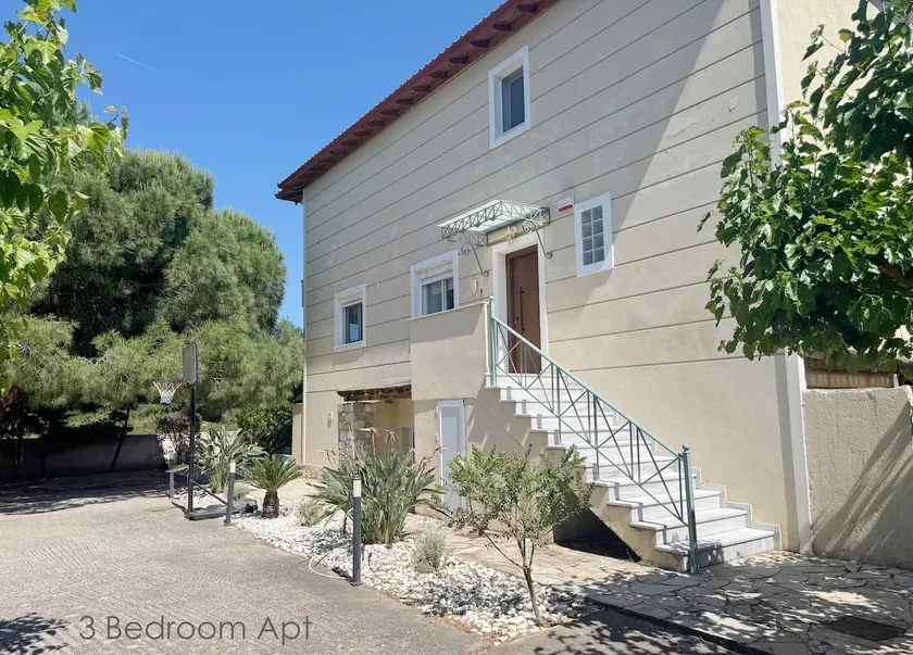 Schinias Forest Beach House - Image 1