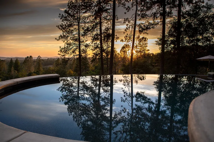 Mariposa Cabin at Reverie Retreat-soaking tub/pool - Image 1