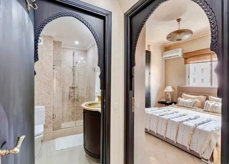 Escape to Moroccan Comfort & Authenticity. - Image 1