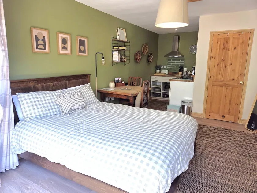 Bristol Little House - Image 1
