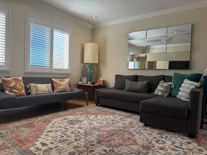 Hillcrest/Univ.Hgts Condo 5 min from ZOO w/PARKING - Image 1