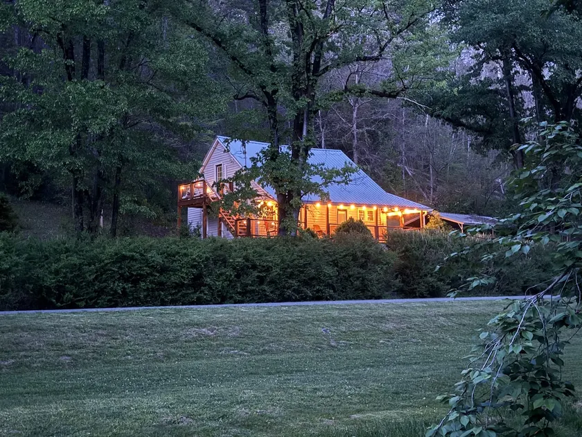 Pet friendly Cabin near Tail of the Dragon - Image 1