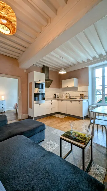 Renovated apartment in the heart of Pommard - Image 1