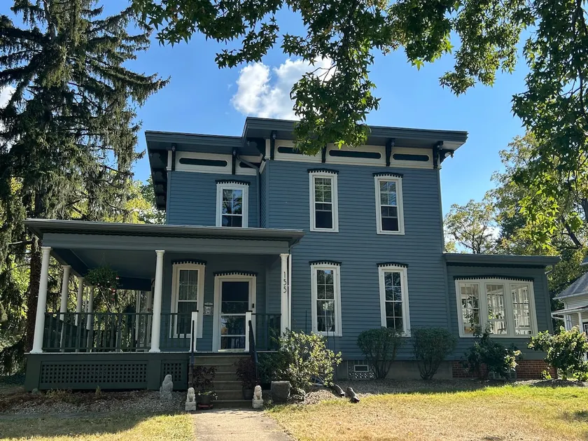 Historic home, close to everything! - Image 1