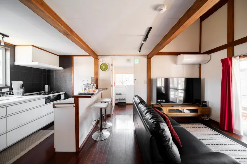 Pet-Friendly Chalet with BBQ Area Near Echoland - Image 1