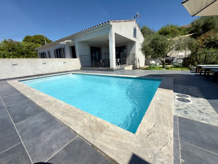 Komfortabel villa med opvarmet pool og spa mellem hav og bjerge - Image 1