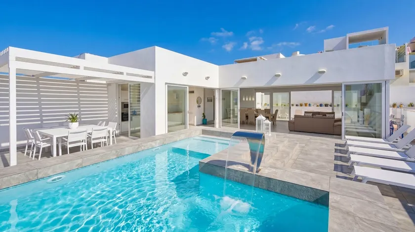 Villa Blu - Indoor Heated Pool, Sauna & Games Room - Image 1
