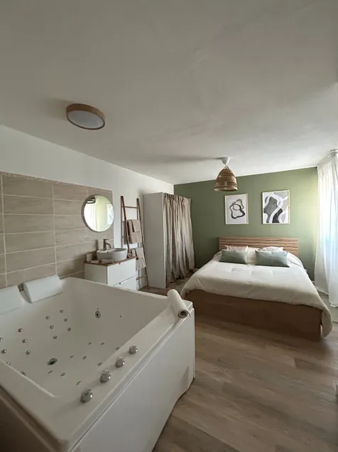Romantic Room - Image 1