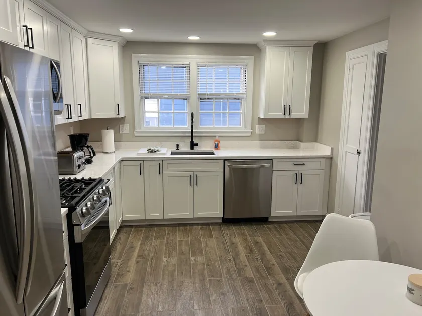 7Salem, MA - Image 1