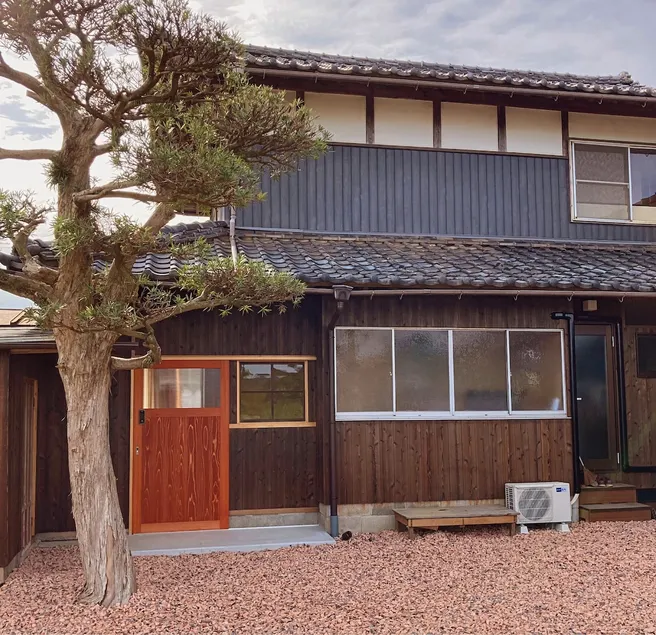 Private old house for 8, save more on longer stays - Image 1