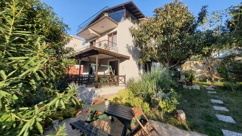 Great sea view and garden triplex house - Image 1