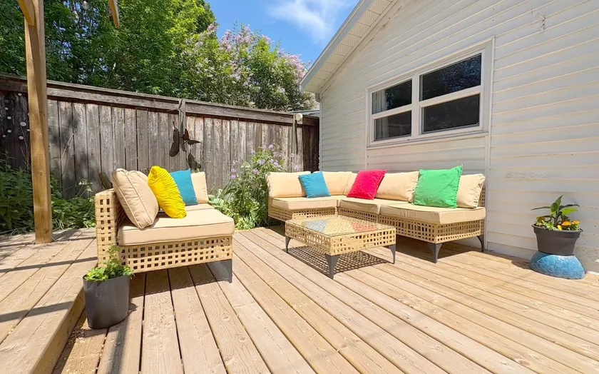 KingstonStays | Happy House | Free Parking | Dntwn - Image 1