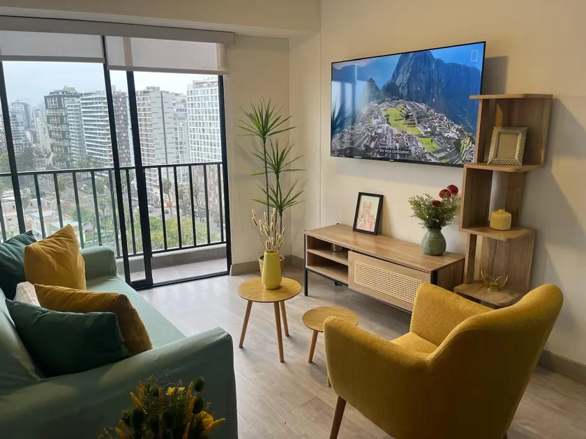 Skyline View, 18th Floor | Barranco/Miraflores - Image 1
