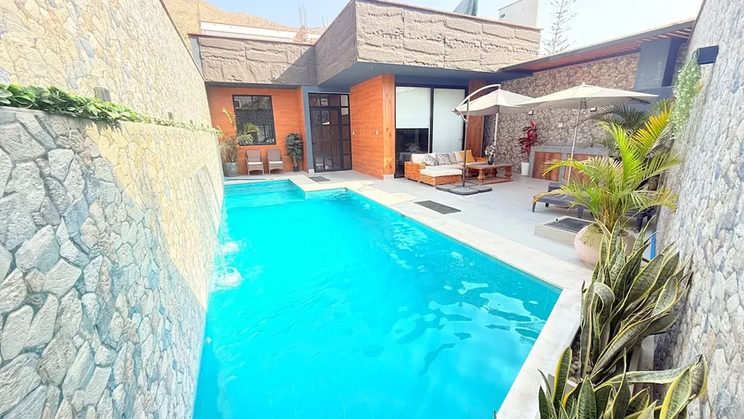 Impressive and private family house in the countryside - Image 1