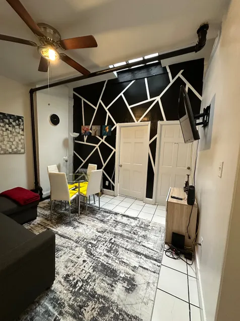 Charming 3 BR Escape in prime Manhattan location - Image 1