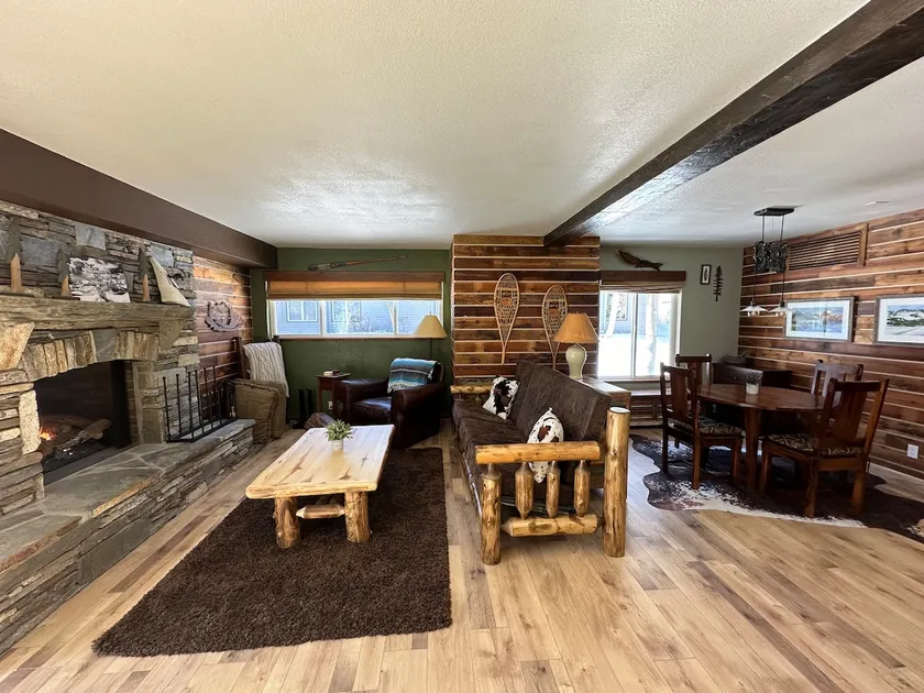 Mammoth Manor at Snow Creek - Image 1