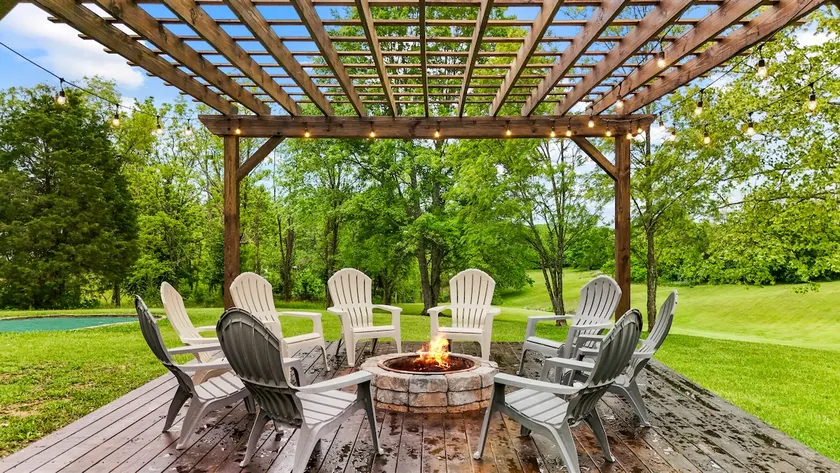 The Luxe/Hot Tub/ Putt Putt/10 Mins Shaker Village - Image 1