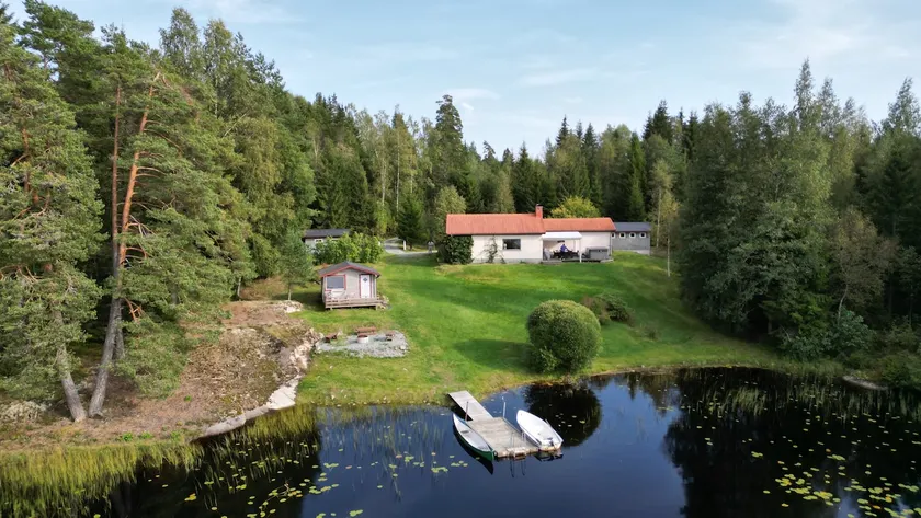 Cozy villa in the forest - sauna, hot tub & private jetty - Image 1