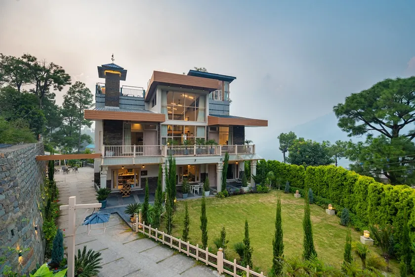 The Vivaak- Luxe 6BR | Heated Pool, Jacuzzi & More - Image 1