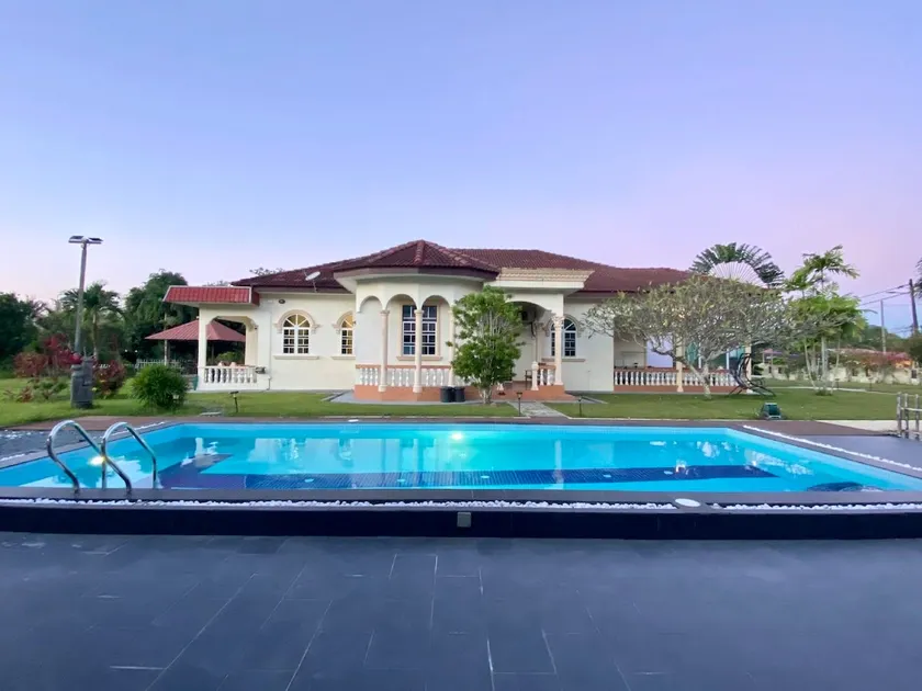 My Excel Garden Deluxe Villa with Orchard and Pool - Image 1