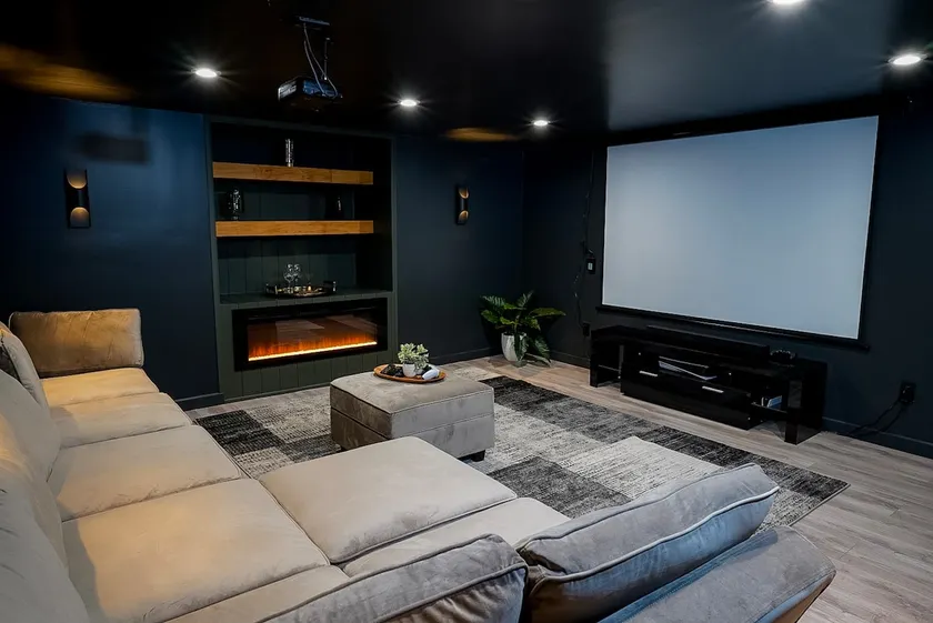 Luxurious 2Bd w/theater room - Image 1