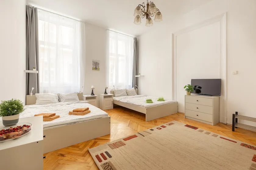 Simply Amazing 3BR AP Keleti Railway St - Image 1